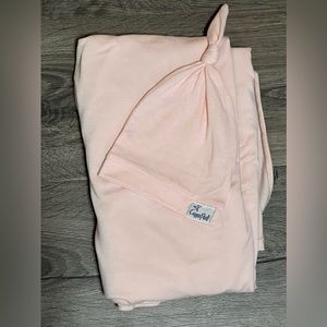 Copper Pearl swaddle & hat
